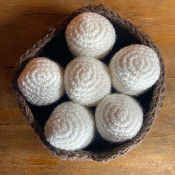 Chicks and eggs in nest crochet - Picture 9 of 10